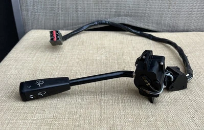 FORD 1979-84 XD-XE FAIRMONT-FALCON ¡INTERRUPTOR DE TALLO DE LIMPIAPARABRISAS/LAVADORA GENUINO! Foto 1 de 4