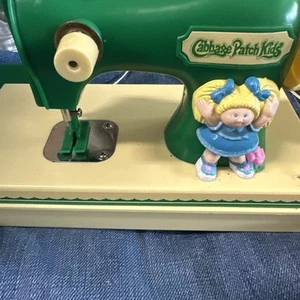 Cabbage Patch Kids Sewing Machine W/ Foot Pedal. Vintage Good Condition - Picture 1 of 6