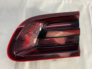 Porsche Macan (95B) 2016 Rückleuchte Heckleuchte innen 01150008 DLZ4 - Picture 1 of 7