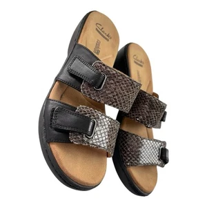 Sandalias de tacón de cuña Clarks Delana Fenela negras grises piel de serpiente para mujer talla 7 - Imagen 1 de 7