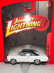 JOHNNY LIGHTNING  1966 Pontiac GTO TARGET EXCLUSIVE 1:64 MOC White w Black Roof