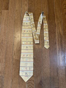 Men’s Standard Pointed Tie. NCAA Nokia Sugar Bowl 2002. 100% Silk. Gold - Picture 1 of 6