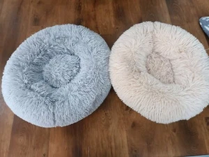 Small Dog Cat Puppy Round Donut Beds 50cm Grey Beige Vgc - Picture 1 of 8