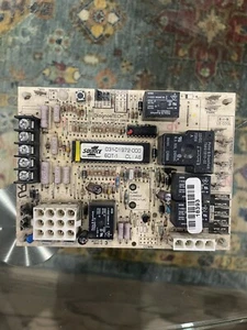 York Coleman Luxaire 031-01972-000 Furnace Control Board Source1 - Picture 1 of 1