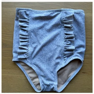 Kortni Jeane grau Rüschen High Waist Badehose 4/5 - Bild 1 von 4