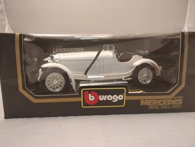 Modelo fundido a presión Bburago escala 1:18 del Mercedes-Benz SSKL 1931.  Blanco  Foto 1 de 4