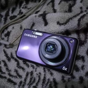 Samsung PL120 14MP Dual LCD 5x Optical Zoom Dual Screen Digitalkamera Lila - Bild 1 von 6