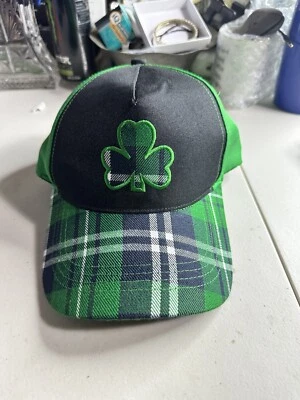 Sombrero de trébol a cuadros verde Foto 1 de 3