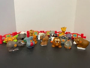 Fisher Price LITTLE PEOPLE Alphabet Learning Zoo 20 animals + fence pieces - Bild 1 von 8