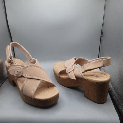 Sandalias de cuña Clarks Nerisa Pace para mujer 8,5 M beige arena nobuck A234 Foto 1 de 4