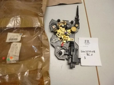 Cerradura puerta corredera izquierda Chrysler Voyager GS '96-'00 5003377AB Foto 1 de 4