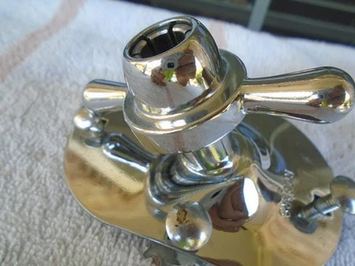 (1) VINTAGE ROGERS SWIVOMATIC ANGLE CAST COLLET PLATE BASS DRUM SPUR MOUNT-VG! - Image 1 of 4