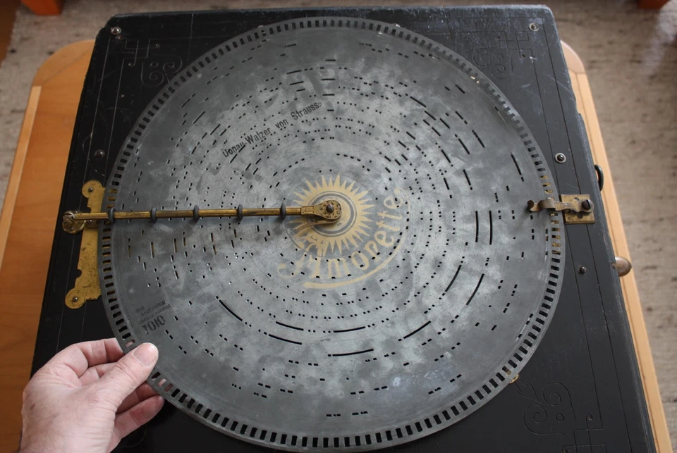 Organette Amorette, „Riesenamorette“ mit 36 Claves, 20 Platten - Bild 1 von 4