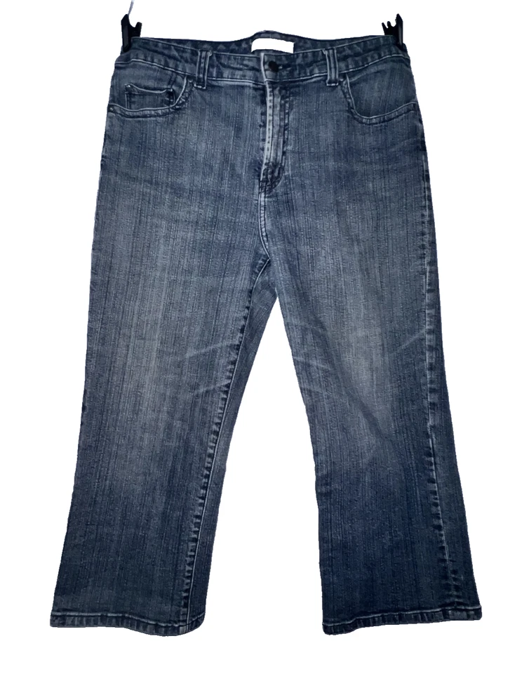 Chicos Platinum Jeans Womens Size L (2) Capri Denim Raleigh W. Crop Stretch Jean - Image 1 of 4