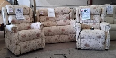 British Hand Made Electric Riser Recliner 3 Piece Suite Possible Delivery - Image 1 of 4