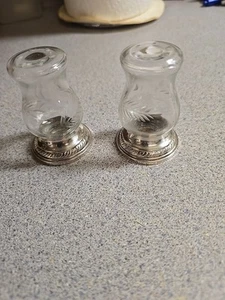 Antique, Quaker Co. 703 Sterling Silver & Etched Glass Weighted Salt & Peppers - Picture 1 of 6