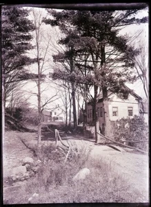 ANTIQUE GLASS NEGATIVE, OLD HOUSES AND BARNS, DIRT ROAD, UNKNOWN LOCATION??? - Picture 1 of 1