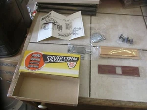 Vintage SILVER STREAK Walthers Union Pacific 68151 Road Of Streamliners Box Car - Picture 1 of 4