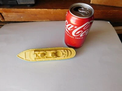 Barco de plástico Ardee plástico plástico vintage años 50 7 pulgadas amarillo y azul años 60 Foto 1 de 4