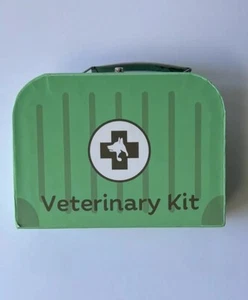 RARO Dr. Pine’s Pet Hospital Kit Veterinario Accessori Legno Siringa Termometro - Foto 1 di 10