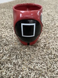 Squid Game Netflix. 18 Unzen Keramik.  Kaffeebecher. Kern. Neu/Etikett. Steinzeug, Gamer - Bild 1 von 7