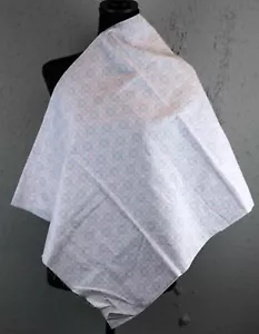 Tessuto 100% Cotone Stampa Sylized Floreale Rosa Grigio Bianco 36"x42" Un Pz Pretagliato - Foto 1 di 2