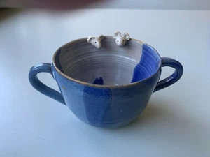 Kindertasse,Kaffeetasse mit süßen Mäuschen. Eine Tasse mit zwei Henkeln - Bild 1 von 14