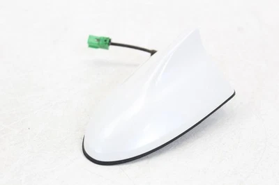 2017 - 2022 INFINITI Q60 ANTENA BARBATANA DE TUBARÃO DE TETO FABRICANTE DE EQUIPAMENTO ORIGINAL QAB BRANCO #9044 - Imagem 1 de 4