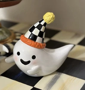 Figura fantasma Mackenzie Child truco o trato acostado - Imagen 1 de 1