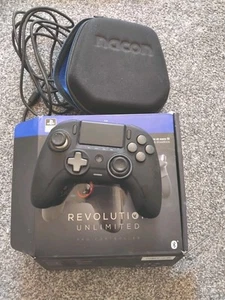 Nacon revolution unlimited pro controller ps4 problema R1!! Con custodia dongle per cavi - Foto 1 di 24
