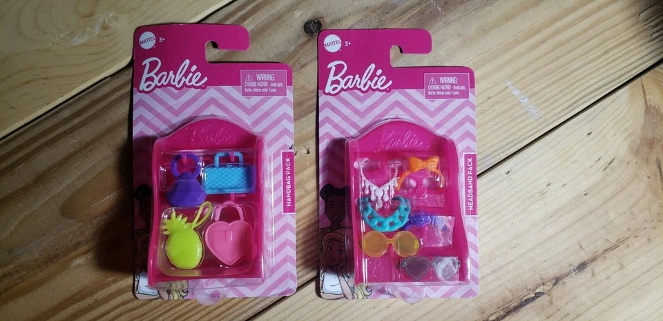 Barbie Moda Accesorio 2 Paquetes Diadema y Bolso de Mano Lote Barbie Cartera Collares Foto 1 de 4