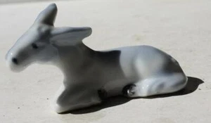 Burro Mula Burro Estatuilla Cerámica Blanco Azul Burro Acostado Estatuilla Japón 2 - Imagen 1 de 1