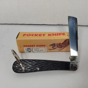 United Cutlery Pocket Knife 3-1/2" Blade, UC464, Black Handle - Picture 1 of 3