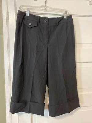 Larry Levine Women's Long Shorts Golf walking Sz 8 Black Stretch Nice! - Image 1 of 4