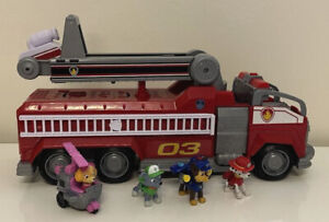 Paw Patrol Marshall Transforming City Fire Truck Working Lights and Figurines