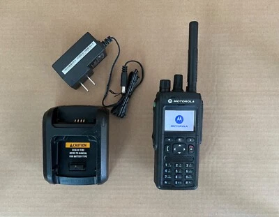 Motorola MTP3150 350-470MHz Tetra transceiver HAM radio PTB952HE - Image 1 of 4