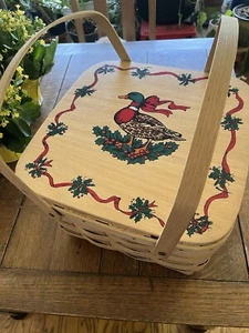 Basketville Wooden Carrier Picnic Basket Pie Cake Christmas Duck, VT, Nice! - Picture 1 of 15