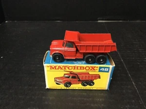 DTE LESNEY MATCHBOX REGULAR WHEELS 48-3 FULL LENGTH DODGE DUMP TRUCK NIOB - Picture 1 of 2