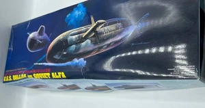 Dragon Models U.S.S. Dallas vs Soviétique Alfa Classe 1:350 Vintage Model Kit 1005 - Photo 1/16