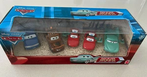 New DISNEY PIXAR CARS Flo's V8 Cafe Box Set 2009 Hank Mater Flo Waitress - Picture 1 of 4