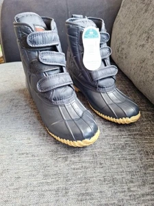 Muddies Thermolite Mens Navy Hook & Eye 3 Strap Short Boot Size 9 NWT - Picture 1 of 11