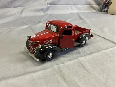 模型汽车 1:24 1941 年普利茅斯皮卡车 — 第 1/4 张图片