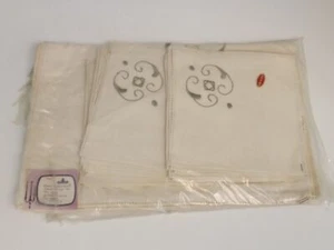 Vintage Mid Century HARMONY HOUSE Hand Embroidered Dinner set tablecloth Napkins - Picture 1 of 6
