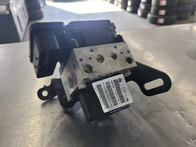 Conjunto de bomba de freno antibloqueo ABS Jeep Grand Cherokee 2009-2010 usado Foto 1 de 2