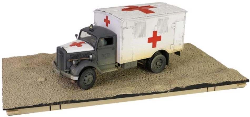OPEL BLITZ GERMAN 4X4 AMBULANCE 1940 Model Car 1:32 - Image 1 of 1