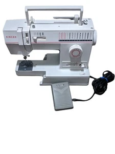 Singer Sewing Machine 9020 Singer Model 9020 Sewing Machine - Picture 1 of 8