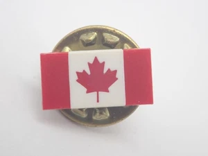 Canadian Flag maple Leaf Vintage Lapel Pin - Picture 1 of 3