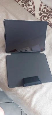 Apple iPad Pro 3. Gen 128GB, Wi-Fi + 5G (Ohne Simlock), 11 Zoll - Silber - Bild 1 von 4