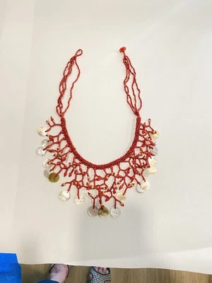 Collar artesanal hecho a mano imitación coral semilla cuentas con madreperla rojo naranja Foto 1 de 4