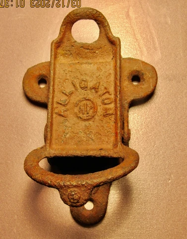 ANTIQUE VINTAGE CAST IRON BARN DOOR ALLIGATOR SPRING LATCH FASTENER Cover